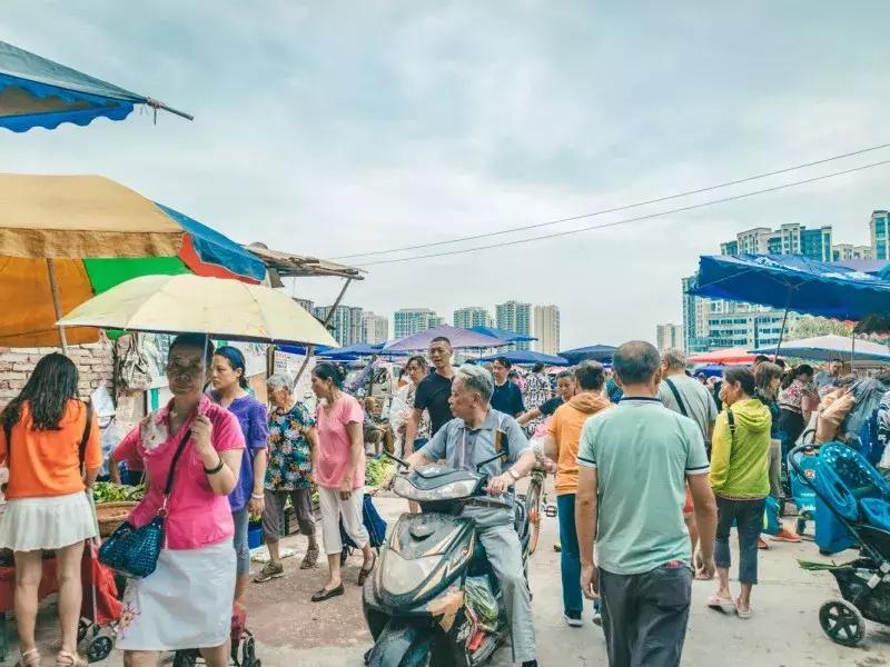 水蜜桃8块一斤,西瓜桃子8元