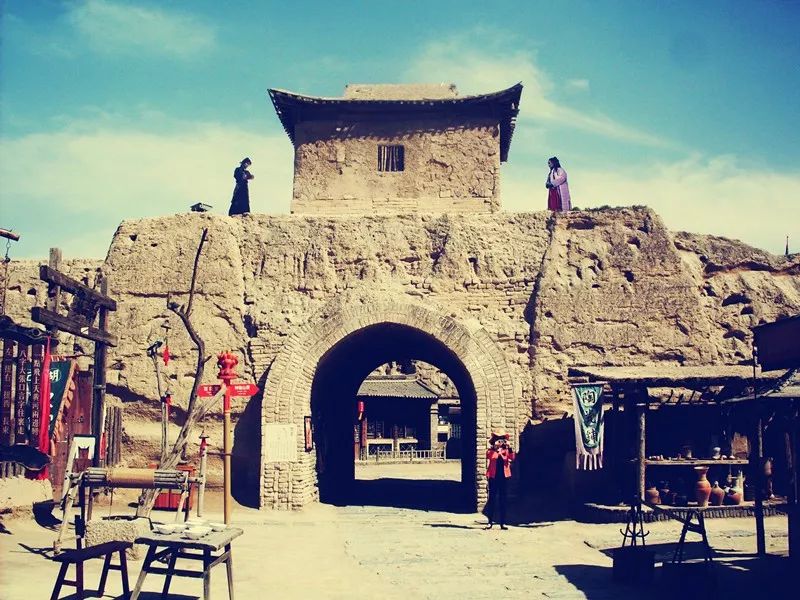 镇北堡西部影城是张贤亮个人的吗,镇北堡西部影城归张贤亮吗