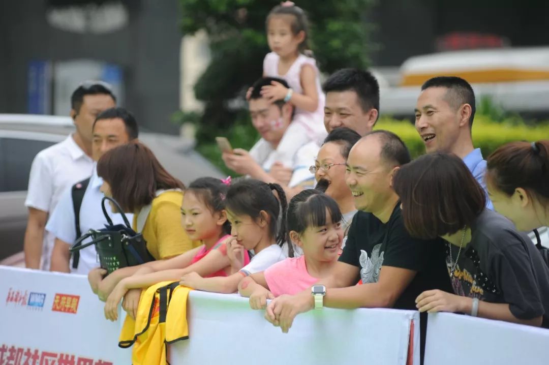 还在朋友圈看zhuá世界杯？快来成都社区世界杯pick未来国脚！