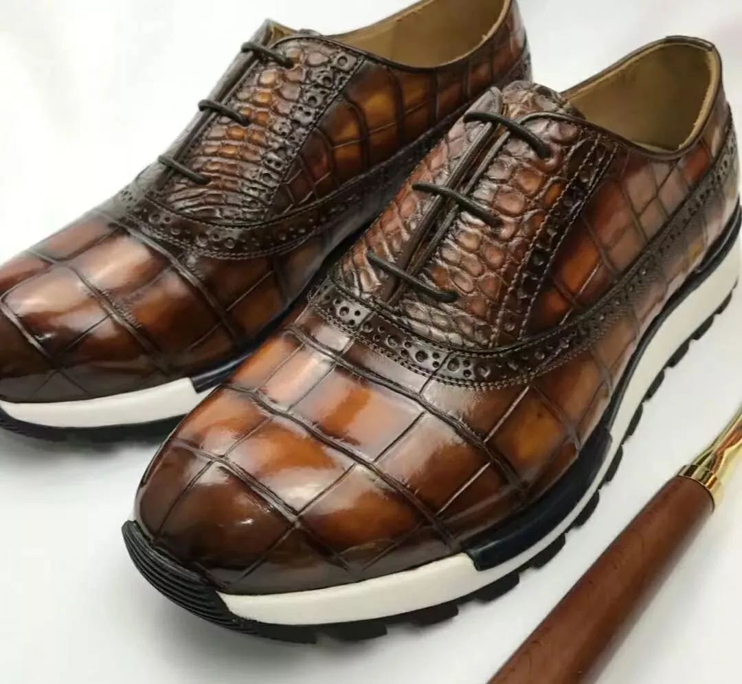 鳄鱼皮鞋子好还是牛皮好,鳄鱼皮的皮鞋优点和缺点