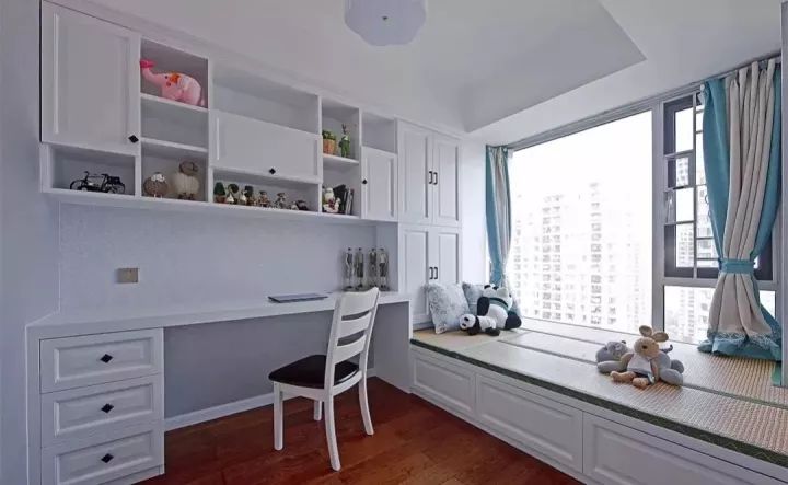 榻榻米床与飘窗柜子一体图,榻榻米床柜子如何组合设计
