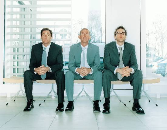 男生和女生双腿并拢坐着有区别吗,为什么男人坐着大腿不能并拢