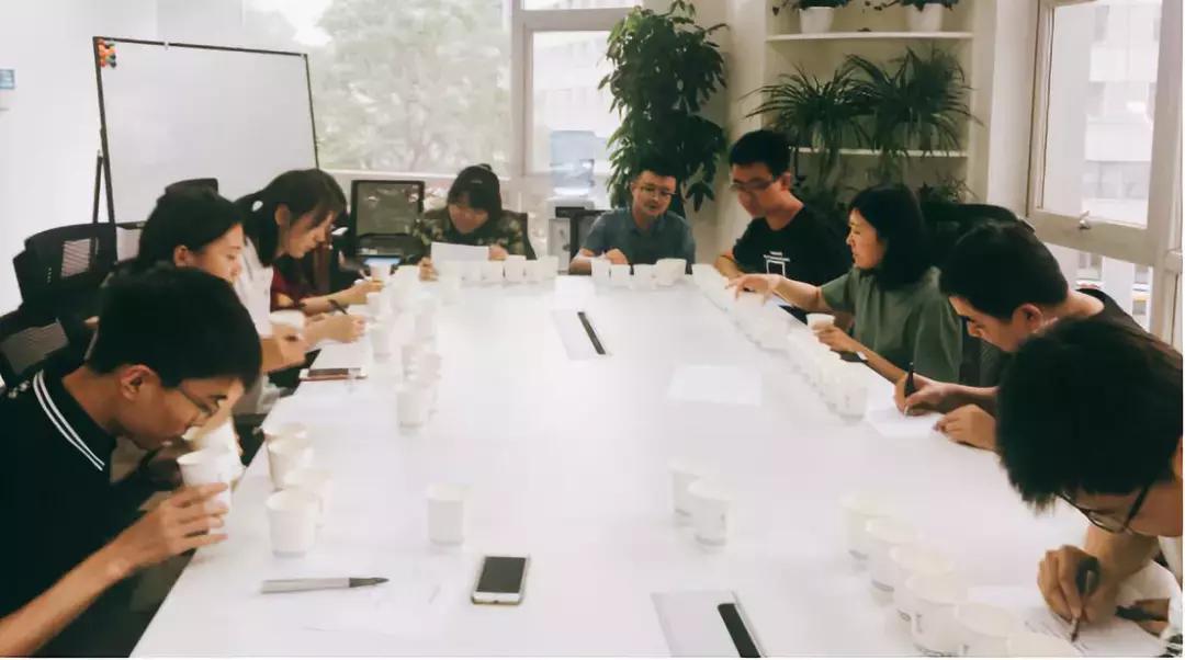 星巴克与瑞幸评测,星巴克和瑞幸咖啡外送哪个单量多