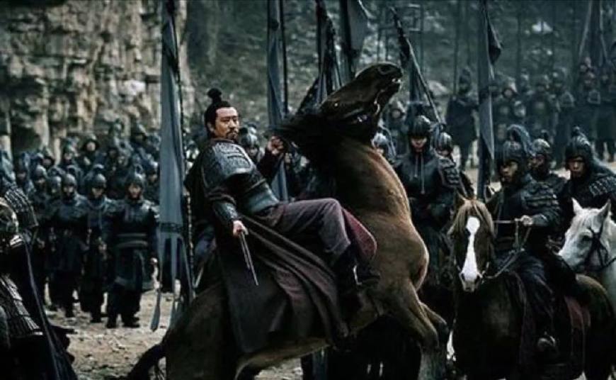 刘备三顾茅庐怎么回事,三顾茅庐说明刘备是个怎么样的人