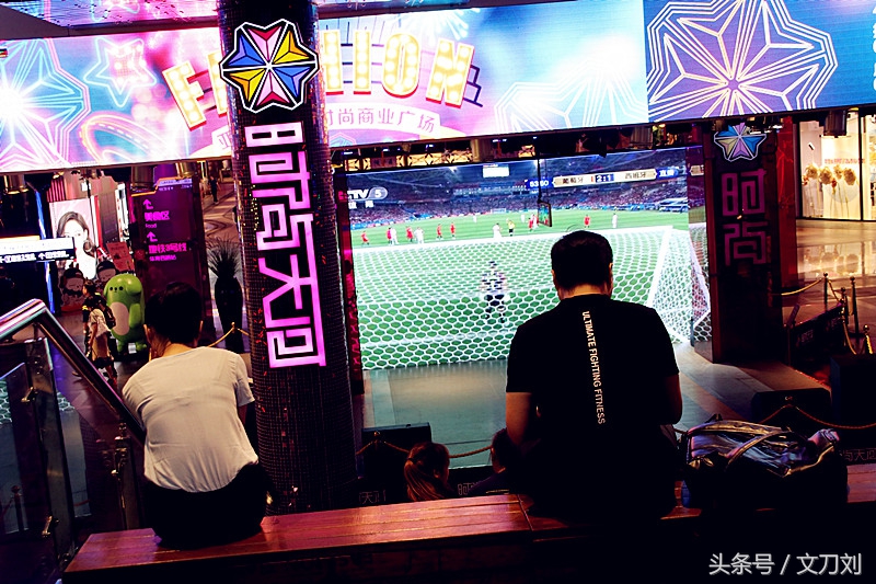 放在广州天環门口的超级大足球有秘笈，可你未必知道