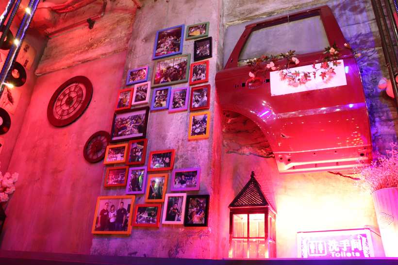 赏着足球运动员的翘臀，吃着厦门超大大大大的海鲜大咖