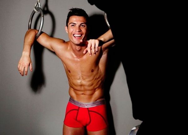 葡萄牙0-1摩洛哥c罗几分钟上场,葡萄牙0-1摩洛哥c罗最后一刻照片