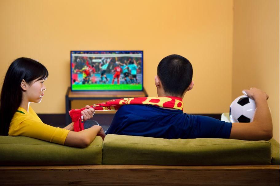 十二星座花式看世界杯女生,女生陪男友看世界杯