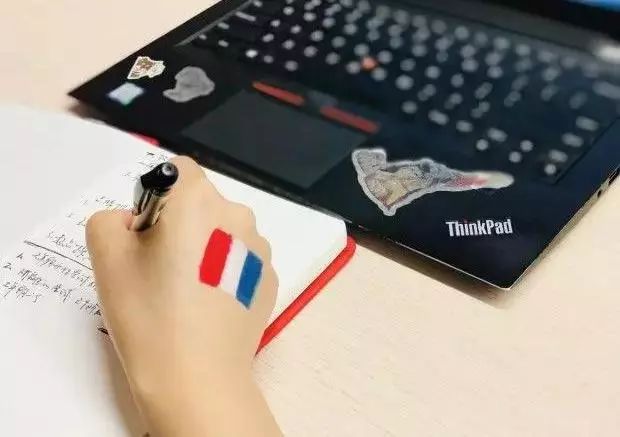 2022世界杯联名款轻奢杯,世界杯联名款足球