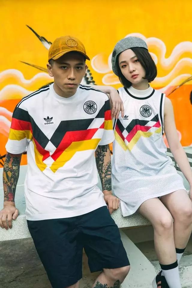 世界杯联名bearbrick,世界杯联名产品