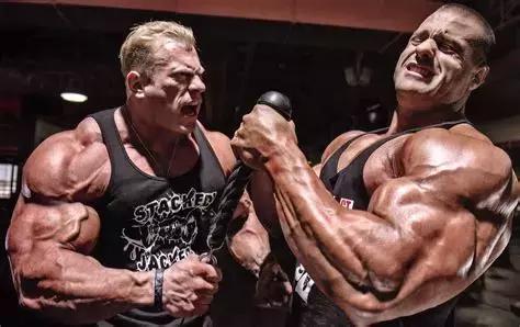 如何练肱二头肌和肱三头肌,手臂自然下垂肱二头肌和肱三头肌