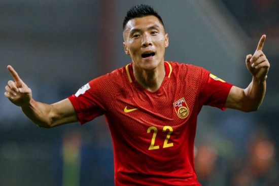 国足首战失利评论,国足低迷失利武磊浪射问题凸显