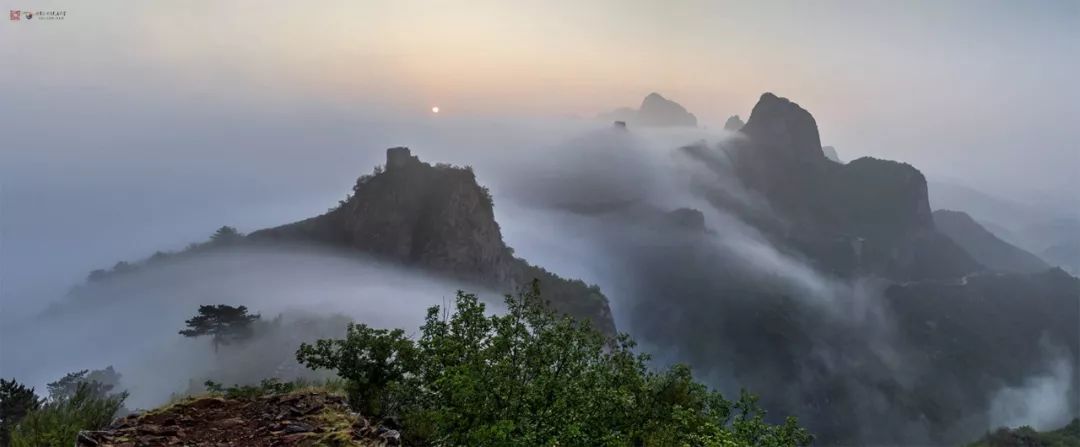 河北滦平金山岭长城云海美如画,长城美景美如画