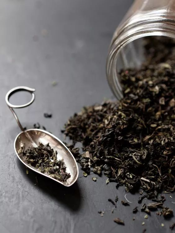 洗衣粉白糖米饭除蟑螂,一勺洗衣粉灭蟑螂