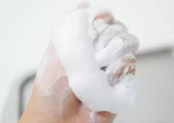 蛋白深洁舒缓弹润洗面奶测评,磨砂洗面奶推荐测评