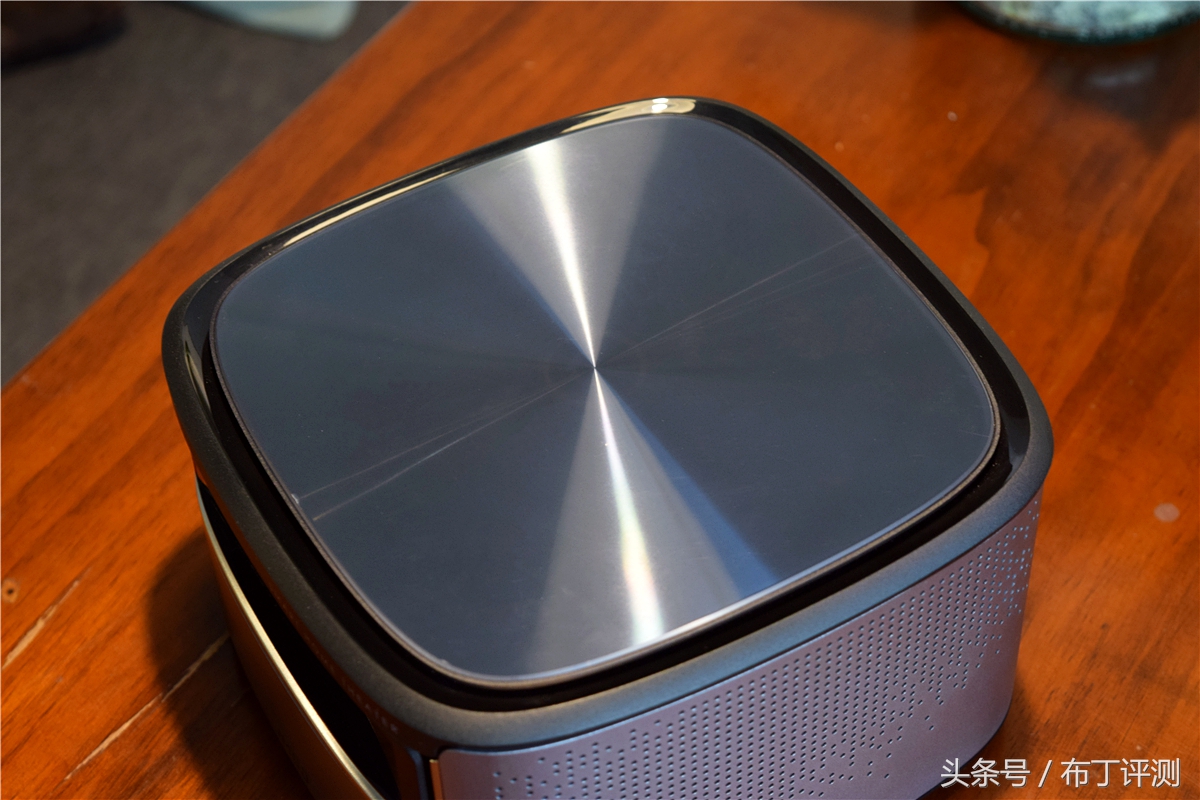 坚果j7s多少流明,坚果j7是长焦还是短焦