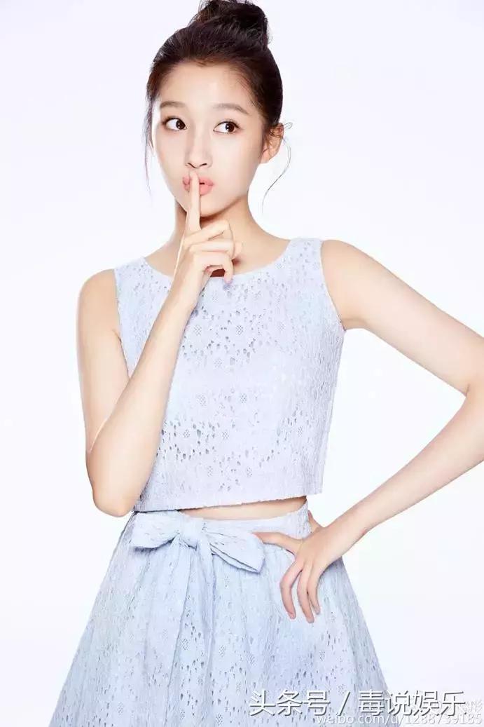 关晓彤担任中国世界杯名誉队长,却自称伪球迷,网友:别蹭热度!