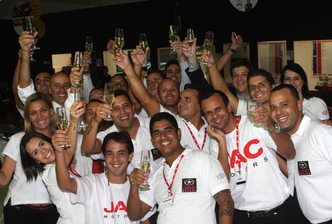 桑巴征服俄罗斯瑞风SUV昂首挺进巴西