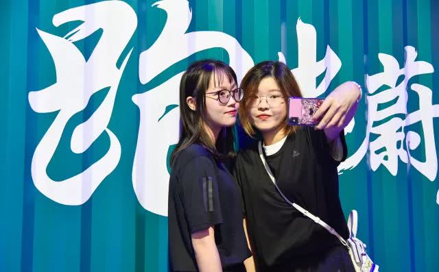 adidas打卡,打卡新建网红地