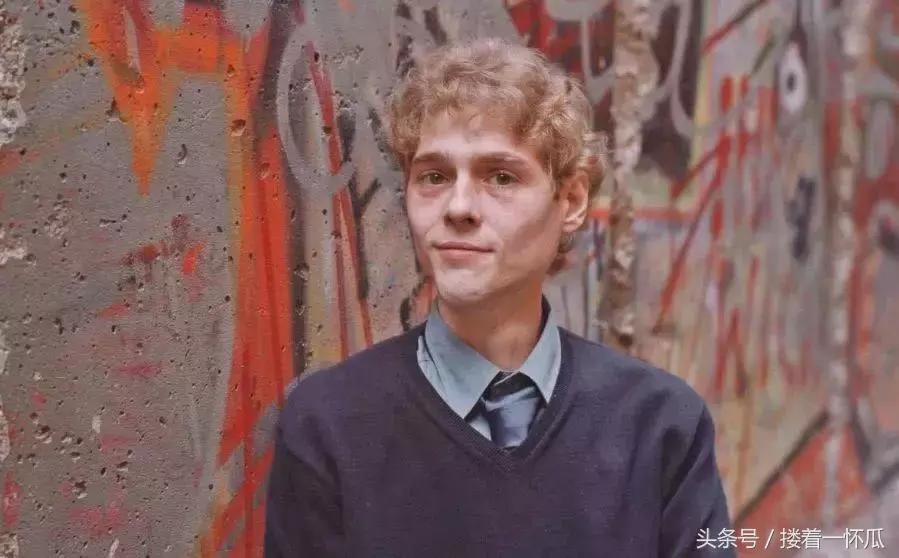 加拿大双胞胎被强制参与变性实验,三十年后,他们双双自杀……