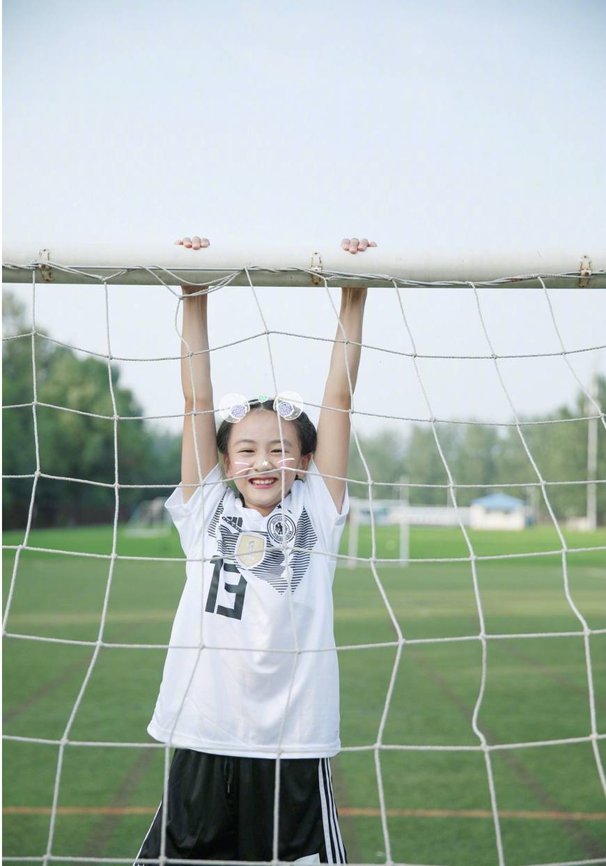 田亮森碟图片,田亮儿女写真