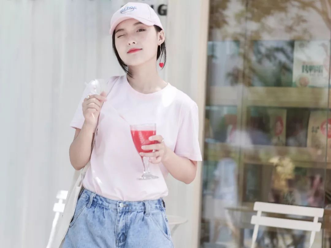 什么颜色的t恤不挑皮肤比较百搭,适合夏天的纯色各种颜色的t恤