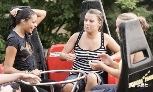 酗酒斗殴被讽母鸡，一小时花8万欧，世界杯史上最牛太太团