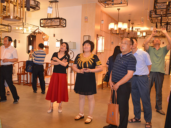 “诗意亮美嘉”文学采风活动成功举行