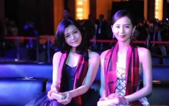 脸大脖子粗短怎么穿衣,脸大脖子粗短适合什么发型