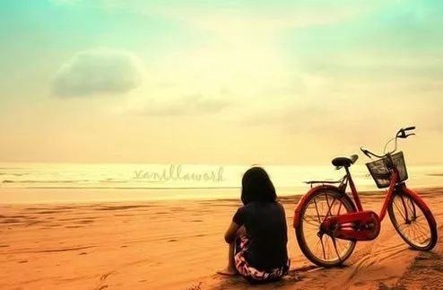 漫步海边唯美句子,傍晚海边沙滩漫步