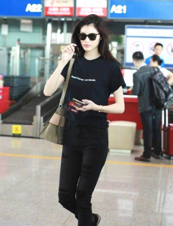 奚梦瑶机场视频,奚梦瑶露脐装照