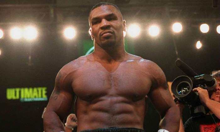 c罗和詹姆斯都是极度自律的人,老詹的胸肌