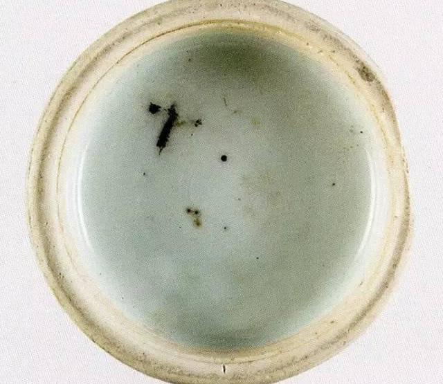 康熙时期龙纹图案的特点,康熙时期陶瓷釉色特点