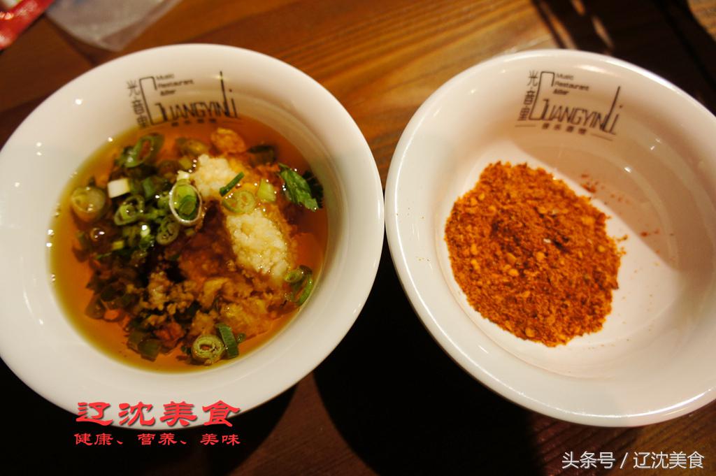 音乐配美食如歌如戏，酒吧加上串串香是一种什么样的体验