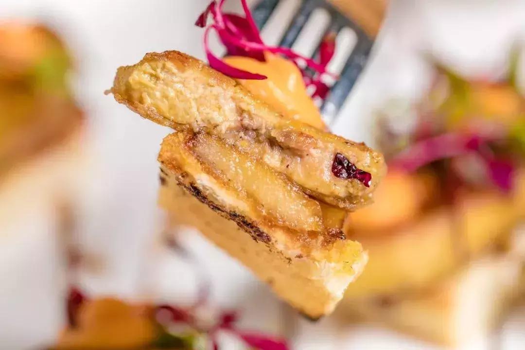 适合小情侣去的餐吧,一家很有情调和气氛的露天餐吧