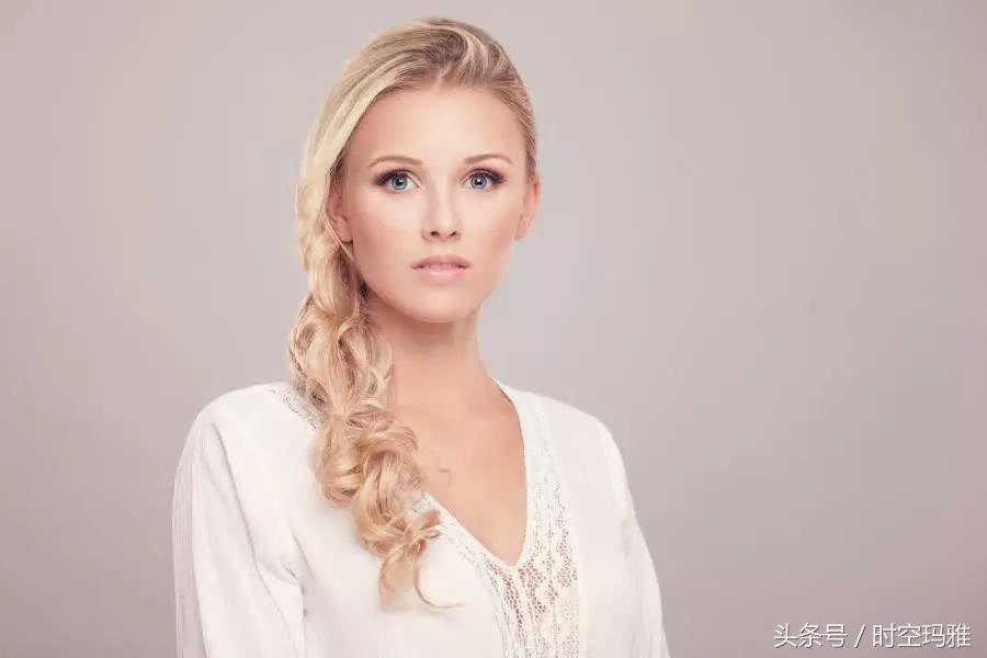 世界杯赛场那些高颜值女球迷瞬间,世界杯看台美女卡塔尔