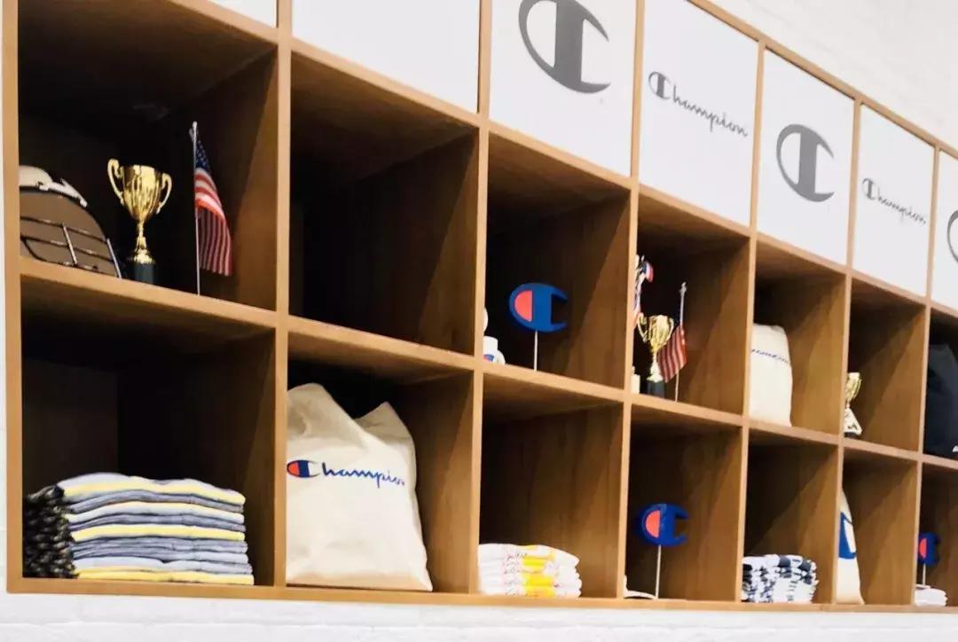 champion哪年产生的,champion什么运动品牌