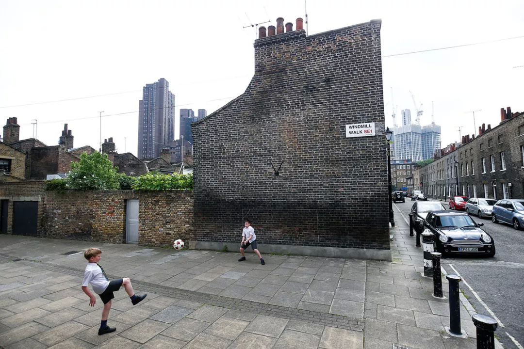 世界十大奇异足球场,足球场真实奇葩战术