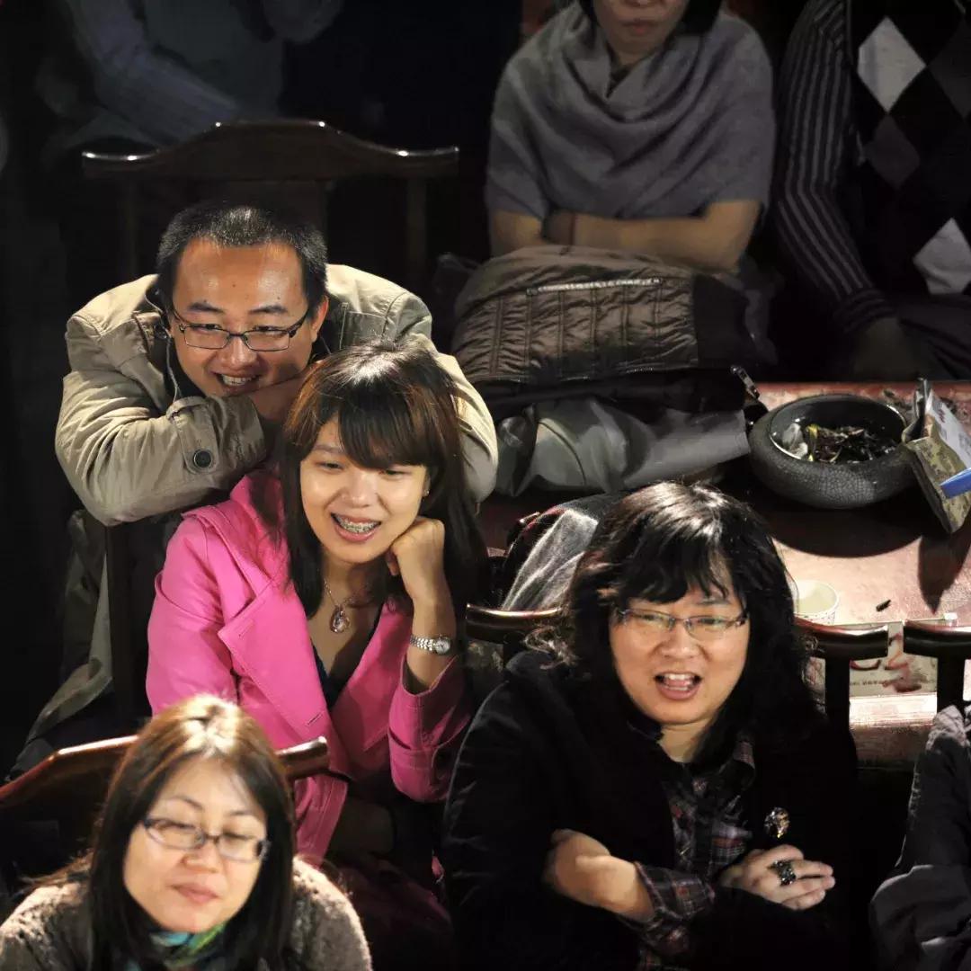 天津人八成有这样的朋友：浑身匪气说话冲肺管子，顾家又无微不至