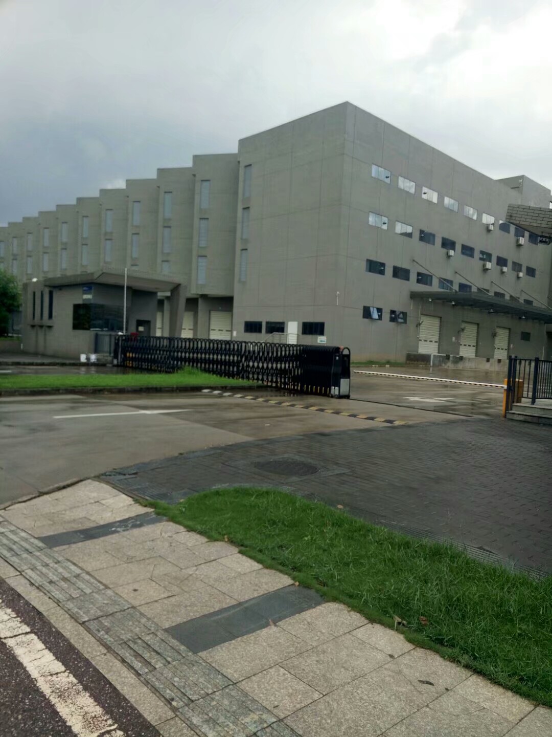 东莞松山湖目前工厂最新招聘,东莞松山湖最新工厂招聘信息