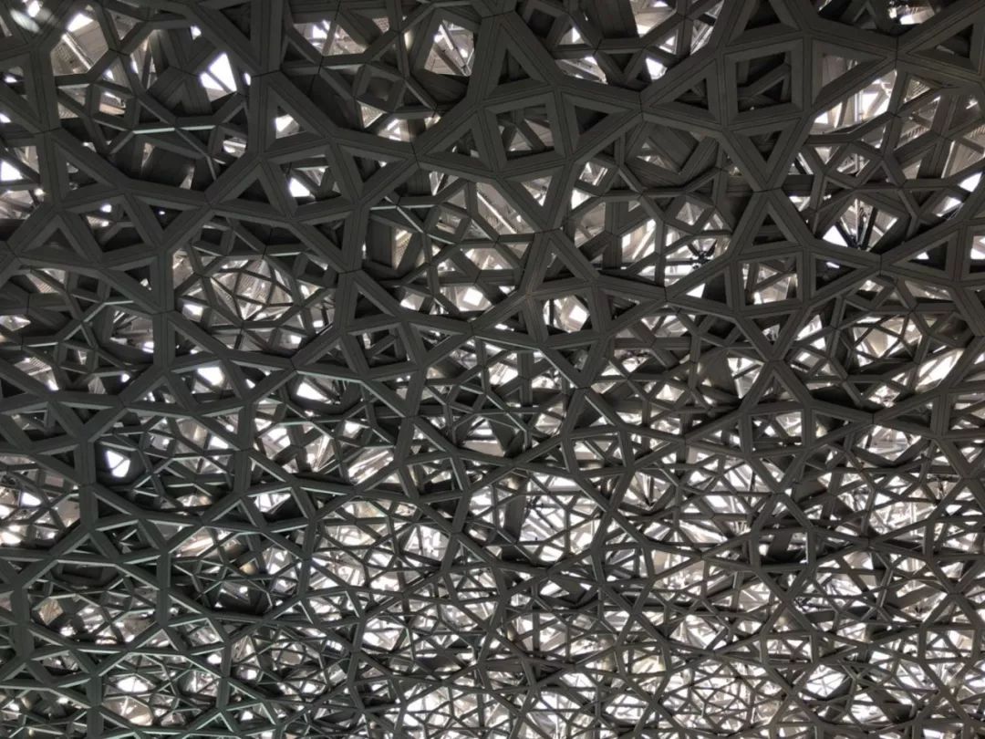 迪拜的壕无人性,迪拜的穷你知道吗