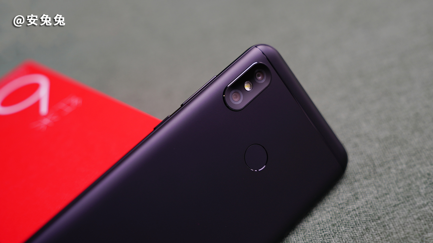 红米6Pro评测:4000mAh电池,FHD+屏幕,满意吗?