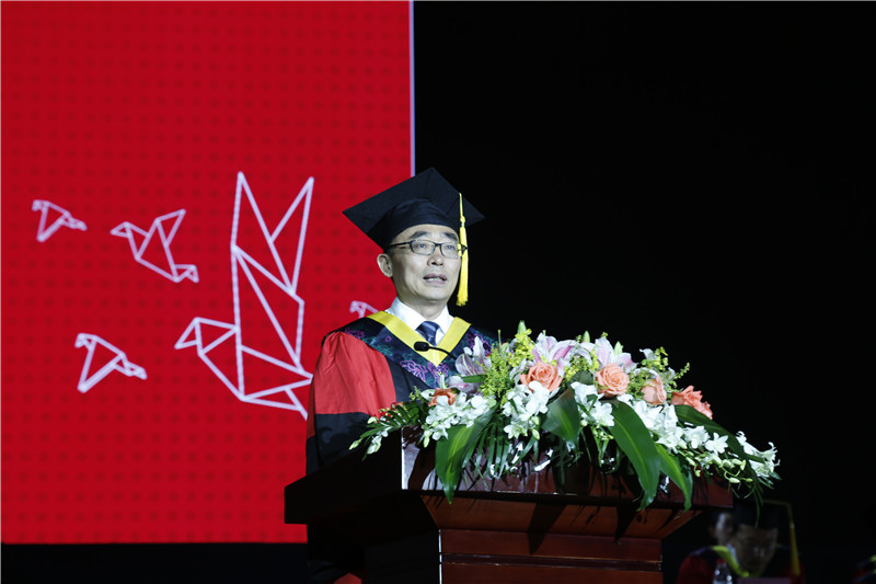 西华大学校长：你总说食堂饭菜难吃但食堂还是把你养成了胖子