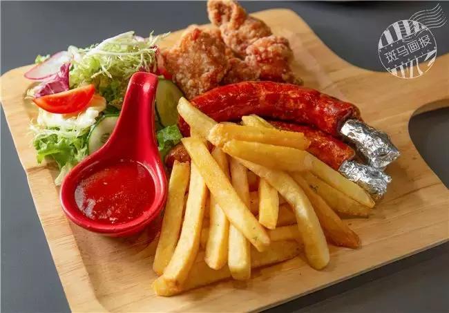 世界杯据点再+1！3.5米超大LED环绕式看球，竟然是个文艺咖啡馆……