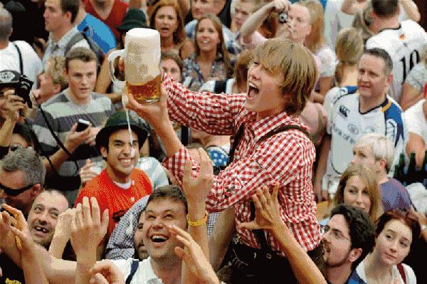 世界杯熬夜看球必备食品,世界杯看球零食必选