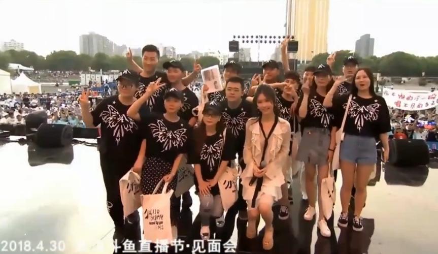 斗鱼阿冷直播的可持续发展路线,阿冷入驻斗鱼当天直播