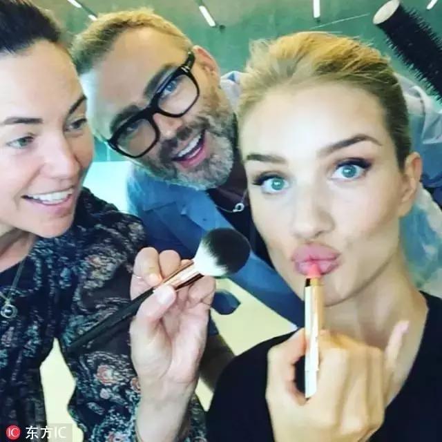 不想化妆又不想素颜明星,不想化妆的时候就美颜