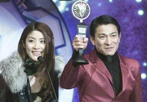 当年指着刘德华鼻子骂的香港影帝，亲口承认有一个20岁的私生子