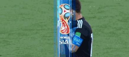 里奥梅西封面照,足球巨星里奥梅西