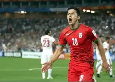 历届世界杯最拉风的男人,世界杯哪个国家足球队帅哥最多